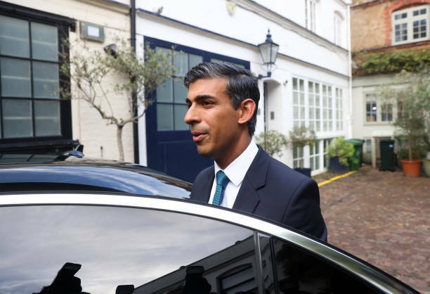 Next UK PM: Sunak closes after Johnson ignores it