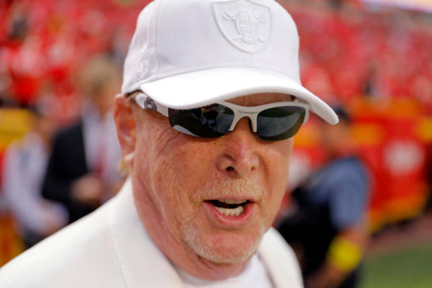 Raiders owner Mark Davis supports Josh McDaniels amid 2-7 season