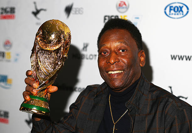 Brazilian legend Pele is no longer responding to chemotherapy and has been moved to end-of-life care at the hospital