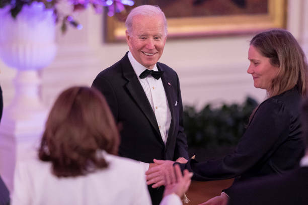 Biden hosts GOP, Dem governors at White House for dinner