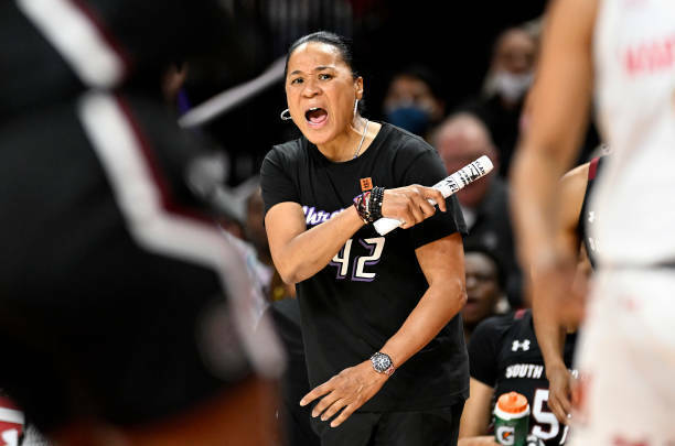 South Carolina's Staley defends team after Auriemma's comments
