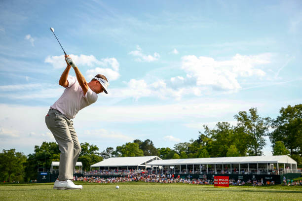 Strong wind halts third round at Pebble Beach