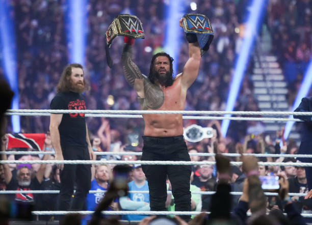 Which Bloodline members did Roman Reigns keep away from WWE SmackDown: Elimination Chamber 2023?