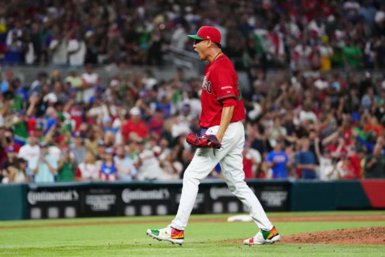 Urias Mexico reaches WBC semi-finals with 5-4 win over Puerto Rico