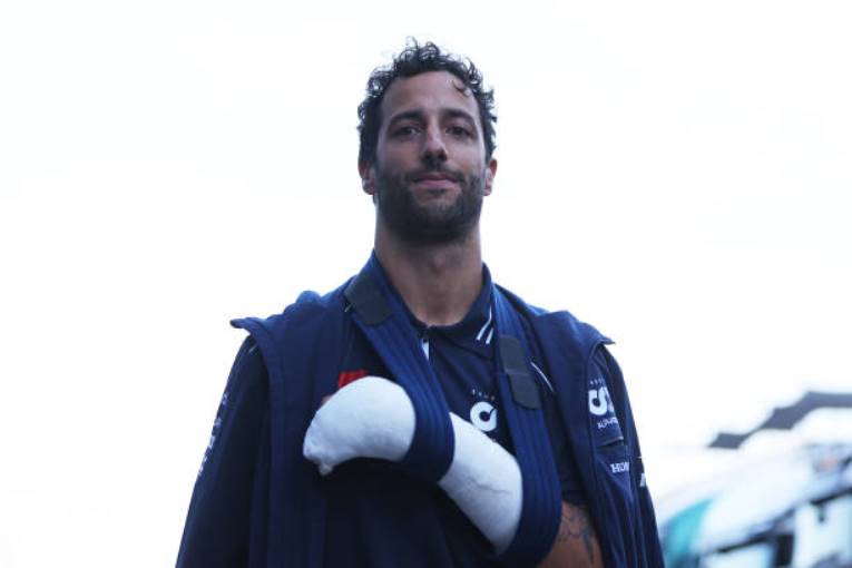 Christian Horner predicts Daniel Ricciardo will aim for a Singapore Grand Prix comeback
