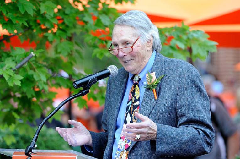 Third baseman Brooks Robinson, an Orioles legend, passes away at age 86