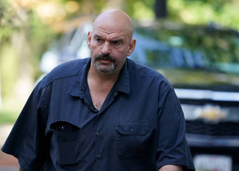 The US Senate's proposed dress code overhaul is criticized by Fetterman