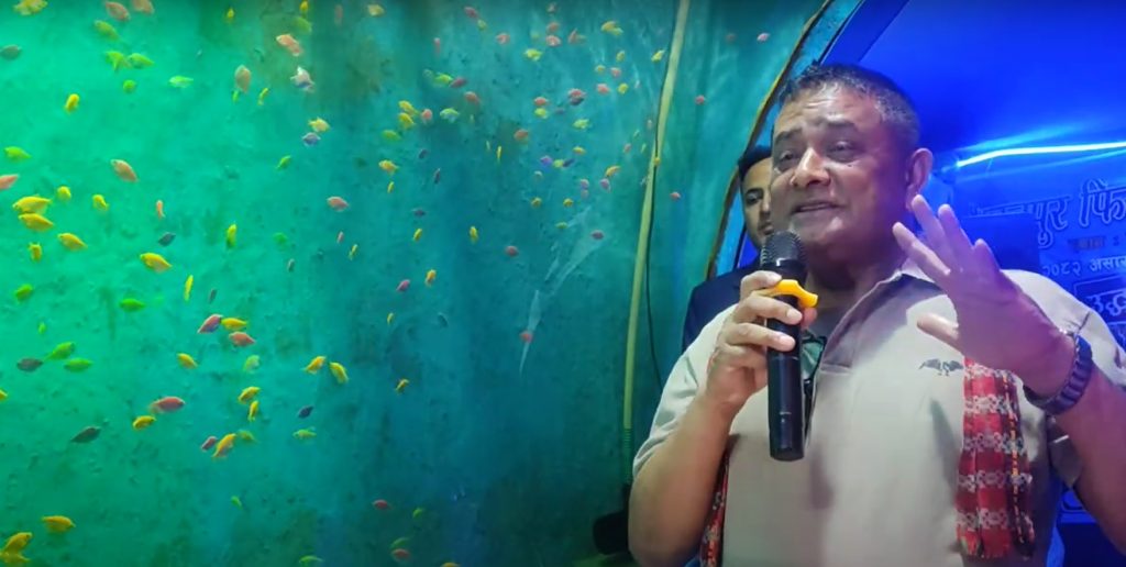 भक्तपुरमा सुरु भयो ‘फिस टनेल’ र ‘सुनामी राइड’ एक्स्पो, १६० प्रजातिका माछा एकै ठाउँमा अवलोकन