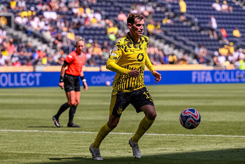 डर्टमन्ड र इन्टर क्लब विश्वकपको अन्तिम १६ मा प्रवेश