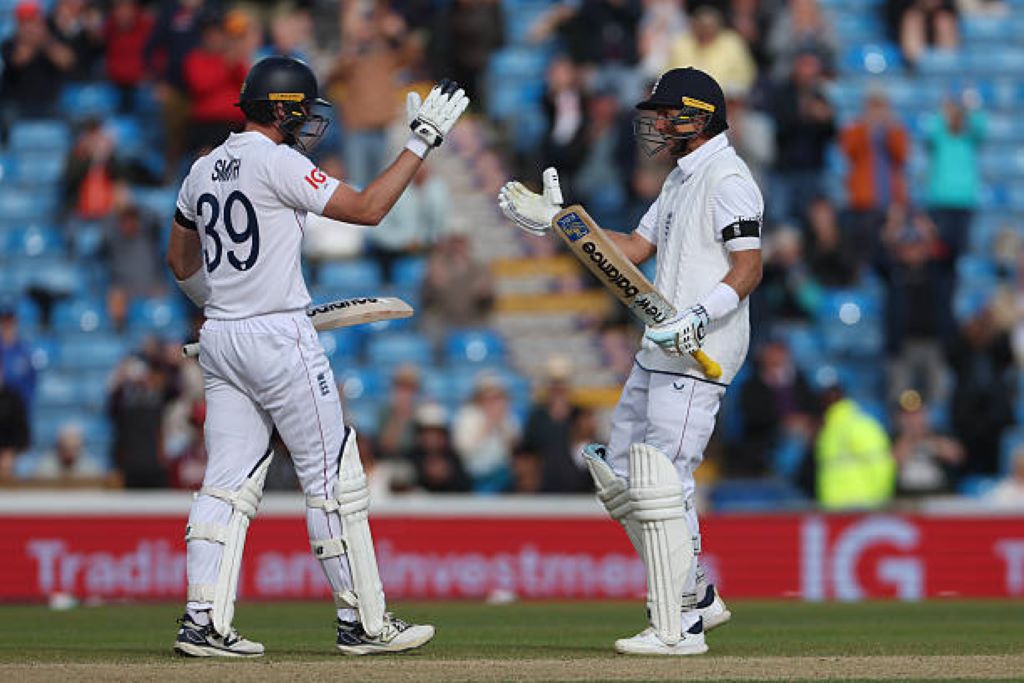 हेडिङ्ले टेस्ट: डकेटको विस्फोटक ब्याटिङ, इंग्ल्यान्डको ऐतिहासिक जित