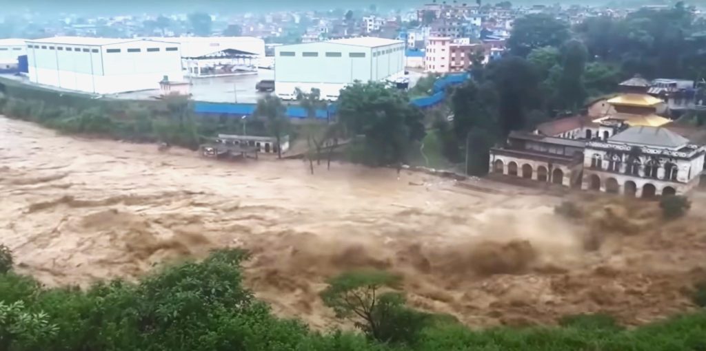 काठमाडौं उपत्यकाका नदीहरूमा बाढीको खतरा, बागमती र धोबीखोलाको सतर्कता तह नजिक