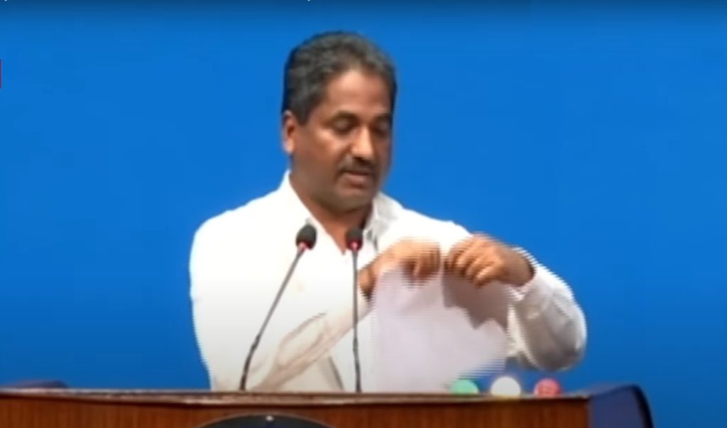 प्रतिनिधिसभामा सांसद प्रभु साहले च्यातिए निजामती विधेयक, 'गरिबमारा' भन्दै विरोध