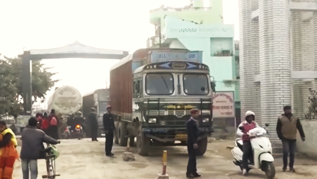 कृष्णनगर नाकाबाट बर्सेनि १ अर्ब बढीको प्लाइउड भारत निर्यात