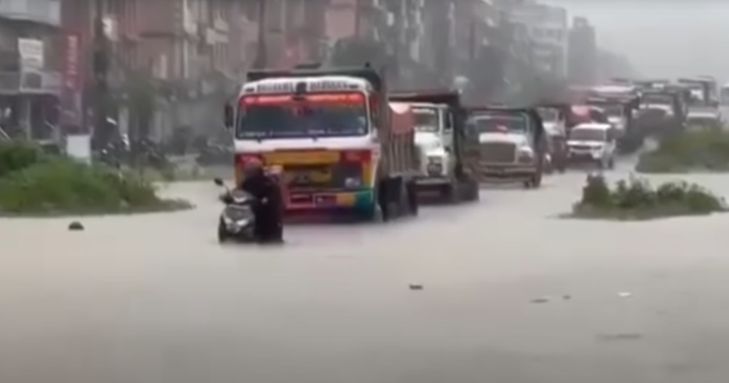 काठमाडौंमा बाढीको जोखिम: ३९३ जनालाई सुरक्षित स्थानमा सारियो